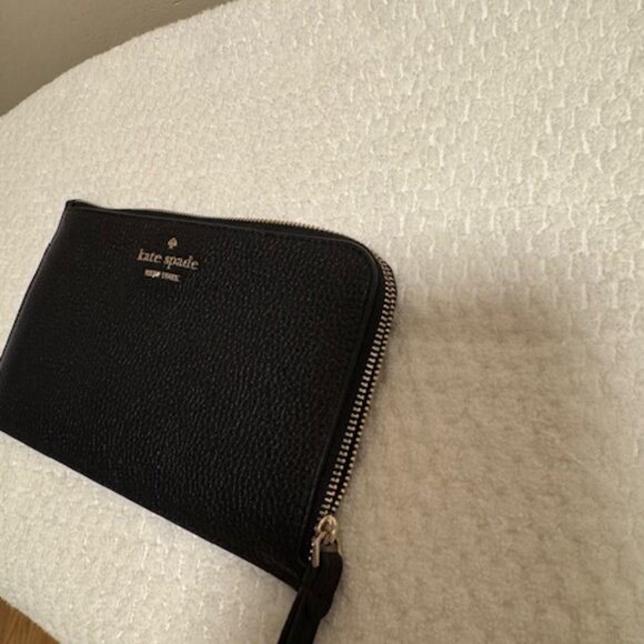 Kate Spade Lucy Medium L Zip Wristlet Black Leather Pouch Gold Hardware NWT